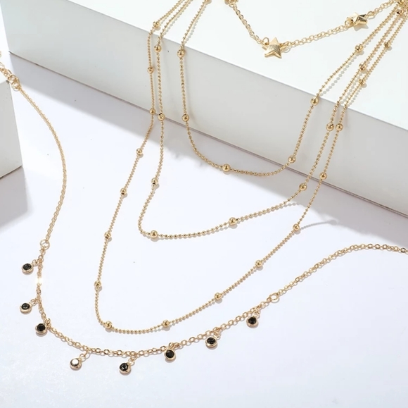 *Sally* Black Stone Star Necklace - Picture 3 of 4